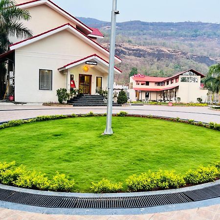 The Grand Leela Resort Khopoli Εξωτερικό φωτογραφία