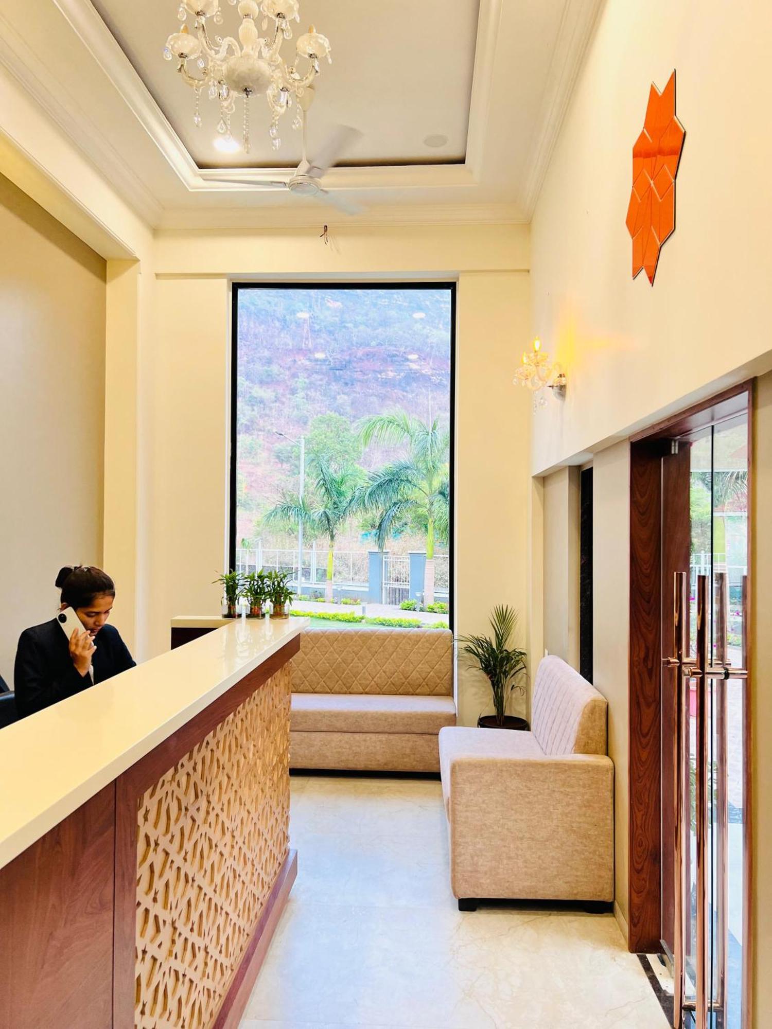 The Grand Leela Resort Khopoli Εξωτερικό φωτογραφία