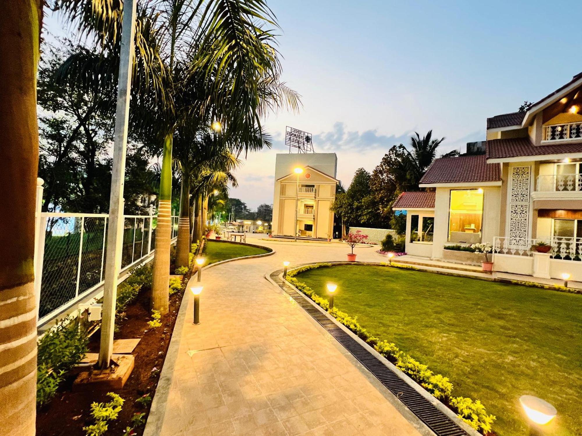 The Grand Leela Resort Khopoli Εξωτερικό φωτογραφία