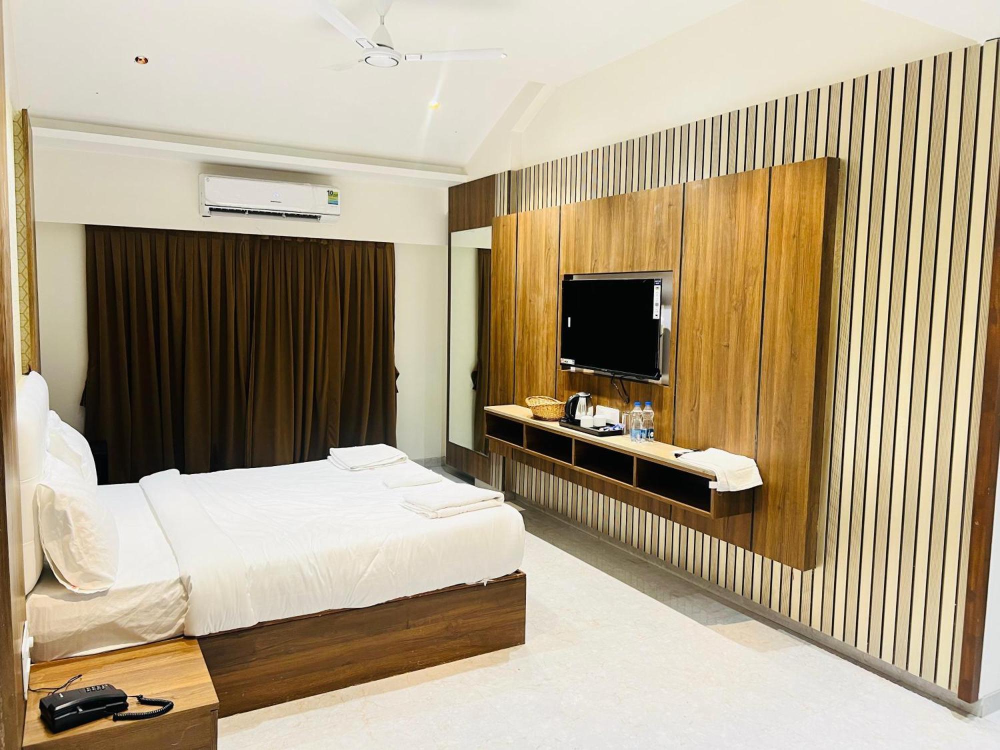 The Grand Leela Resort Khopoli Εξωτερικό φωτογραφία