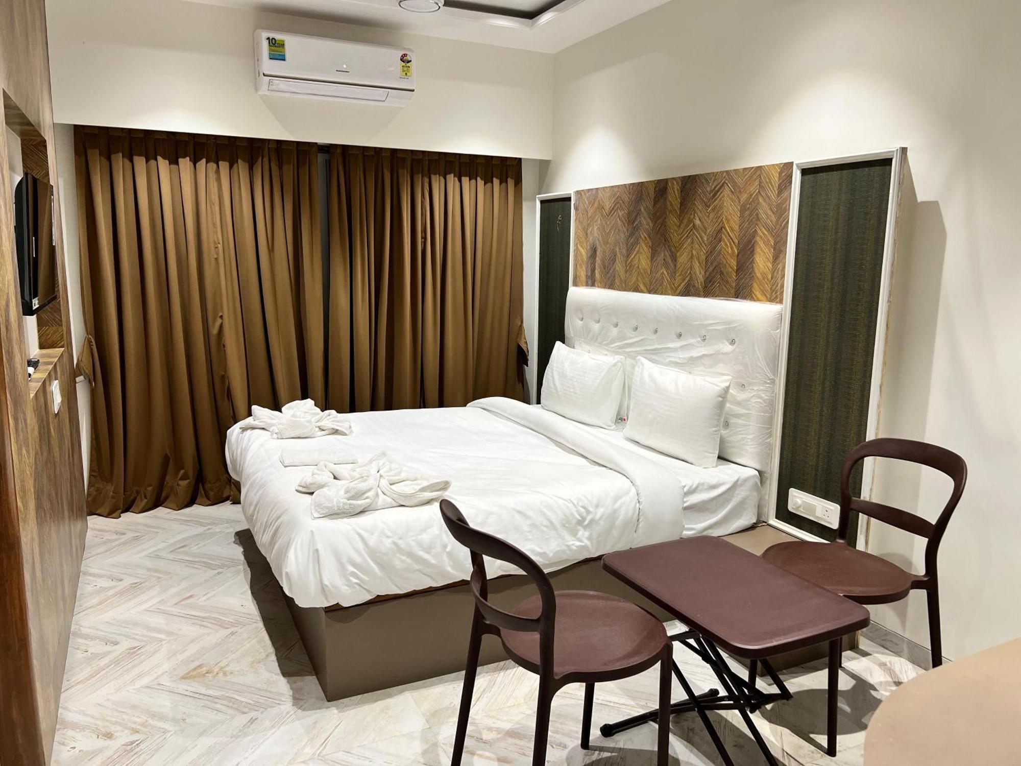 The Grand Leela Resort Khopoli Εξωτερικό φωτογραφία